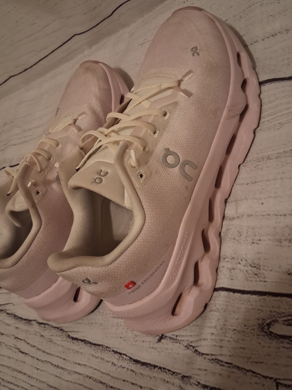 On Running Women's Cloud Shoes